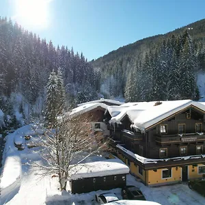 Nocleg ze śniadaniem Pension Ledererguetl - Jokercard & Parkplatz Inkl, Saalbach-Hinterglemm